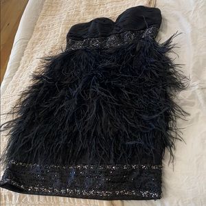 Adorable Sue Wong tube feather mini dress